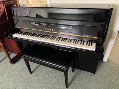 Yamaha Console Piano - Polished Ebony