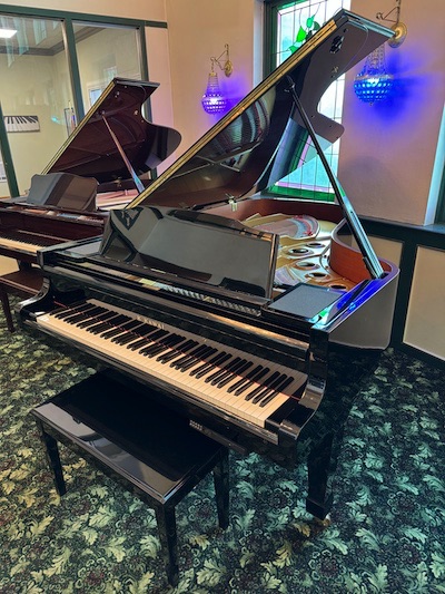 Kawai 6'9'' Grand Piano - Polished Ebony